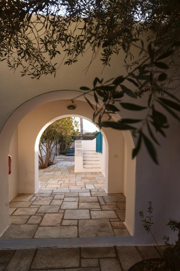 Far Out Village Hotel Mylopotas Exterior foto